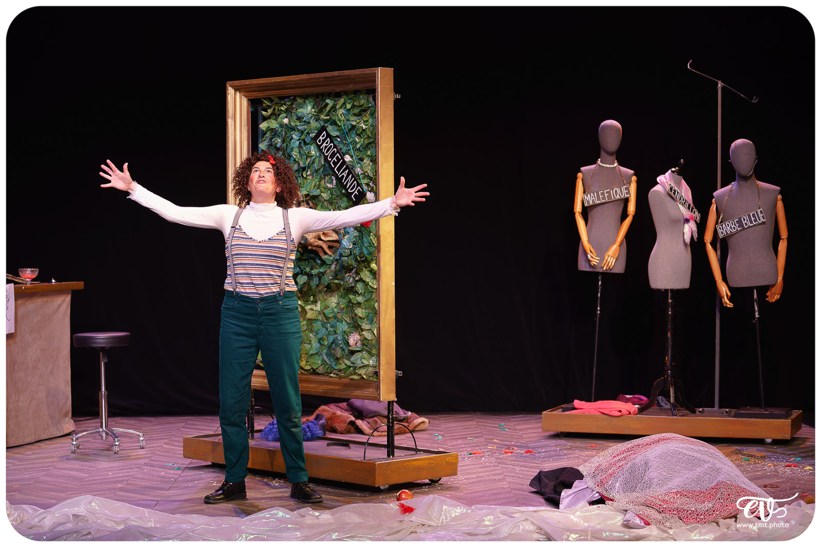 ON VOUS RACONTE DES HISTOIRES (CIE DU DÉTOUR)